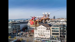 Weihnachtsmann fliegt über Kassel Attraktion für den Märchenweihnachtsmarkt 2022 [upl. by Ariayek78]