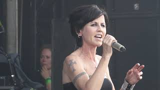 The Cranberries  Ode to My Family  Bospop 9July2016 [upl. by Nora155]