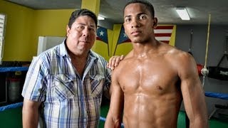 Wilfredo quotBazookaquot Gómez supervises a Félix quotEl Diamantequot Verdejo training session [upl. by Londoner]