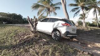 Subida íngreme com areia e valetas  Nissan Kicks  Fazenda Aracuípe [upl. by Errol]