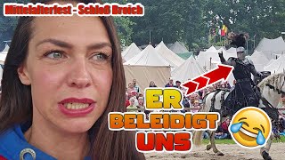 RITTER beleidigt ALLE beim Ritterkampf 😂  Mittelaltermarkt  Schloß Broich [upl. by Manbahs]