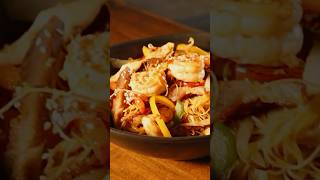 Try the boss’ favorite dish Singapore Noodles httpslinktreeWokstarexpress [upl. by Quick]