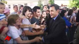 Raw Video Man Yanks Sarkozy by Shoulder [upl. by Flss]