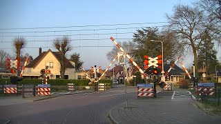 Spoorwegovergang Lunteren  Dutch railroad crossing [upl. by Rina]