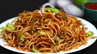 Garlic Noodles 🍜😋  Onion Garlic noodles  Simple noodles recipe  Chowmin ki aasan recipe  Easy [upl. by Landan]