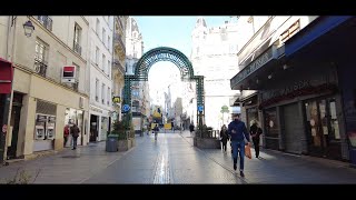 Rue Montorgueil à Paris une rue piétonne très animée  Vidéo 4K UHD [upl. by Gerge]