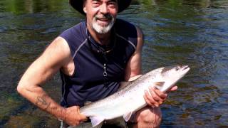 Pêche au saumon sur la rivière Malbaie  Salmon fishing on the Malbaie river [upl. by Alair]