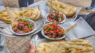 मॉर्निंग ब्रेकफास्ट Chole Kulche  ठेले वाले छोले कुलचे Moradabad Street Food Khaau Gali Ke Kulche [upl. by Akili]