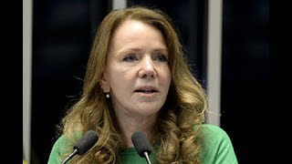 Vanessa Grazziotin elogia decisão do STF de validar o programa Mais Médicos [upl. by Asyram]