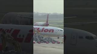 Bangkok Airport DMK Traffic AirAsia A320  Lion Air 737 shorts thailand [upl. by Mundford]