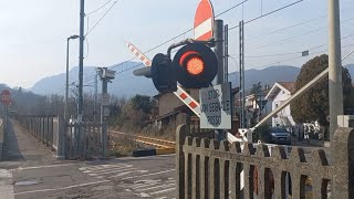 Bahnübergang Porto Ceresio IT  Railroad Crossing  Passaggio a livello [upl. by Nairrad]