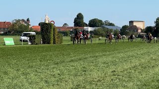 Le jockey Eric Raffin simpose lors du Trophée Vert à MontierenDer [upl. by Yendis181]