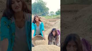 AngelJN  एंजेल ज्योति ने धान  इकट्ठा करते किया डांस  🥰🥰  gulari ke phool dance shortvideo [upl. by Ainnek]