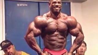 FLEX WHEELER amp quotBOLO JRquot TRAINING AT GOLDS GYM [upl. by Paterson]