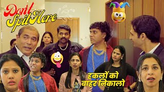 Best Spoof Comedy Scene of Movie Awara Paagal Deewana  Akshay Kumar  Paresh Rawal  Johny Lever [upl. by Saimerej]