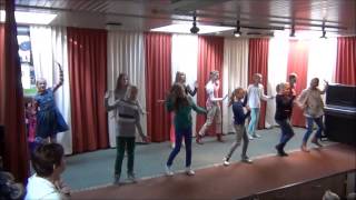 Spelen  De dans Opening kinderboekenweek 2013 Emmaschool Heerde [upl. by Prince279]