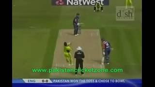 Shoaib Akhtar bowls Trescothick on first ball PAK vs England [upl. by Payton]