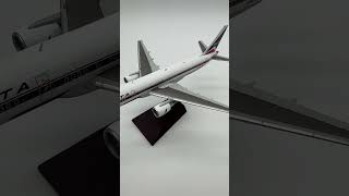 Delta Air Lines Boeing 757200 quotWidget Liveryquot DieCast Model [upl. by Ayit]