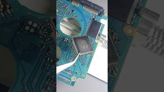 quotSoothing Desoldering MultiPin IC Extraction with Ease circuitboard circuitrepair smartphone [upl. by Aven]