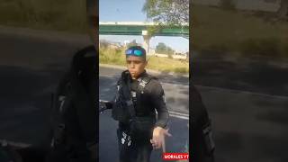 POLICIA muy GALLITO con CIUDADANO [upl. by Novert144]