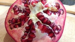 How To Deseed a Pomegranate in 10 Seconds [upl. by Eseryt]