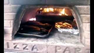 come cucinare orate di mare e gamberoni nel forno a legna Sea bream and prawns in the oven [upl. by Aerdnahc217]