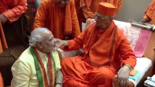 Shri Modi meets Swami Atmasthanandji Maharaj President of Ramkrishna Mission at Belur Math [upl. by Esor]