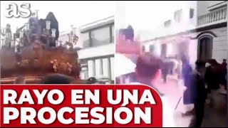 SEMANA SANTA  Un RAYO cae en MEDIO de una PROCESIÓN en CÁDIZ [upl. by Rico]