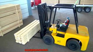 RC LIFTER GROVE MEN AT WORK FORKLIFT JONA [upl. by Eiramanig665]