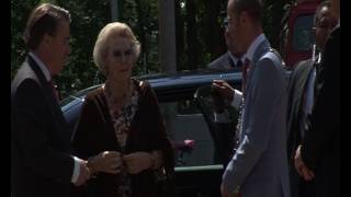 Koningin Beatrix bezoekt Concours Hippique [upl. by Greabe]