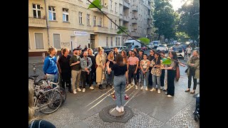 Berliner Kneipenchor  Kneipentour 2023 in Neukölln [upl. by Suirada]