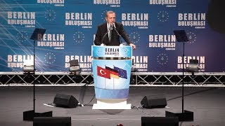 Berliner Türken umjubeln Erdogan im Tempodrom [upl. by Tran]