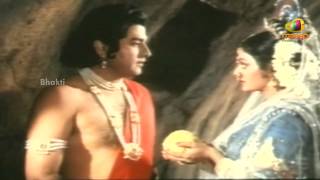 Sri Yedukondala Swamy Movie Scenes  Bhanupriya giving everyone laddus  Ramana Murthy [upl. by Ikciv825]