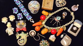 RARE BAKELITE DIAMONDS VINTAGE COSTUME RHINESTONES CHAT  FANCY SHOW amp TELL jewelry collection [upl. by Norod]