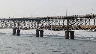 janmabhoomi express crossing Rajamundry bridge [upl. by Devona549]