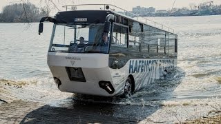 Ein Bus geht baden  Mit dem Hafencity Riverbus auf Stadtkreuzfahrt [upl. by Epolulot]