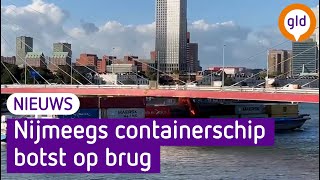 Containerschip botst op brug en verliest vijf containers [upl. by Laeynad132]