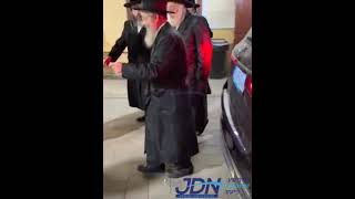 Toldos Aharon Rebbe Leaving Kerestir [upl. by Giarla]