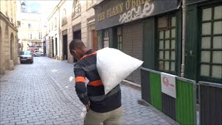 Paris économie souterraine Les Indian Coolies porteurs de glace [upl. by Nalda379]