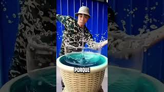 cortar el agua con un cuchillo😲 shortsvideo [upl. by Notreb362]