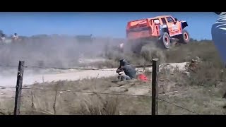 DAKAR  ESPECTACULAR SALTO de ROBBY GORDON [upl. by Olcott240]