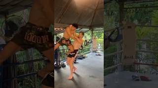 Muaythai clinching technique to defend against aggressive knee fighters [upl. by Notlef]