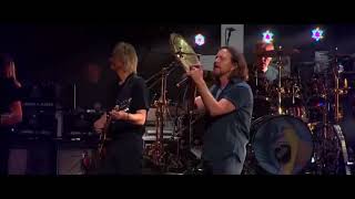 Pearl Jam Eddie Vedder  Pink Floyd Comfortably Numb Live 2012 Legendado em PT ENG VDownloader C [upl. by Atirma]