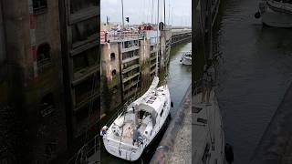 🛥️ Vlissingen Netherlands🇳🇱 Sluicebox TravelwithHugoF boatlock sluicebox sluice sluis [upl. by Eshman]