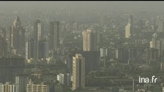 Inde Bombay  rapace sur la ville [upl. by Tnecnev]