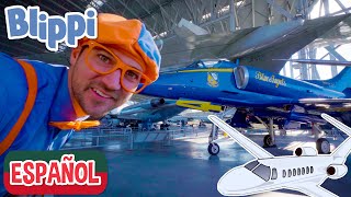 Blippi aprende sobre aviones en el Museo del Vuelo  Aprende con Blippi  Videos Educativos [upl. by Drawde]