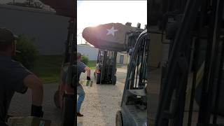 Unloading US Army M41 Walker Bulldog Tank Turret with 2 Toyota Forklifts military war toyota [upl. by Aitselec298]