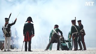 Russian History Enthusiasts Reenact Battle of Borodino [upl. by Eillod764]