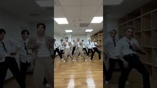 一起看月彎彎 Dance Challenge With 82MAJOR 82majorofficial 🌒💜 82메이저 에이티투메이저 [upl. by Anemix]