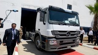 Algérie  Sortie du premier camion quot Actros quot Mercedes Benz [upl. by Naillik887]